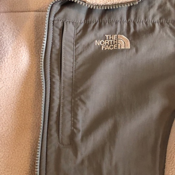 Women’s North Face fleece jacket - Picture 4 of 4